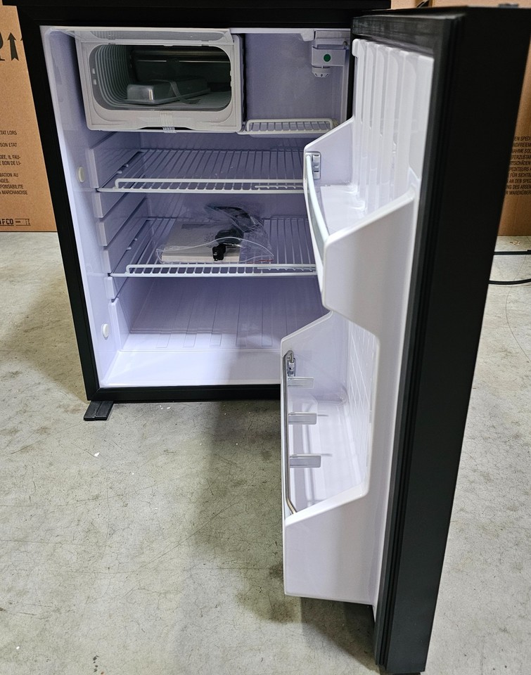 ISOTHERM Marine Refrigerator Cruise 85 Elegance Black 3 Cubic Ft AC/DC ...