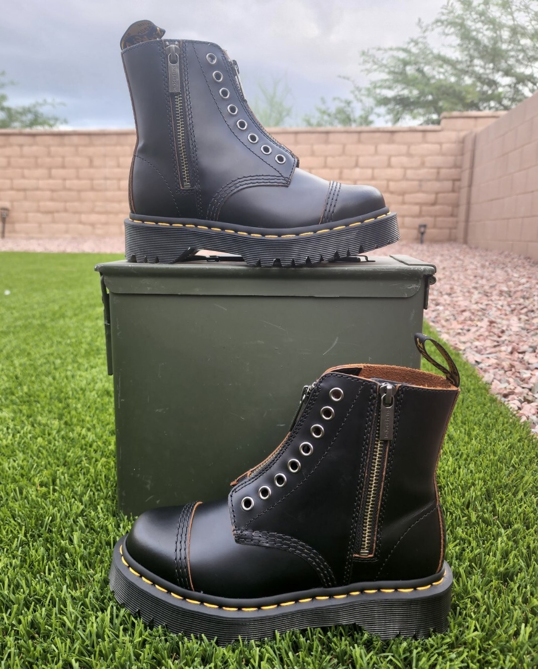 1460 laceless bex boot