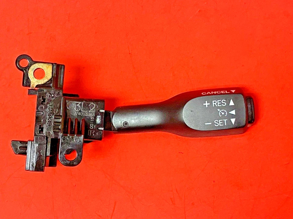 Interruptor de control de crucero CCA1318 para Toyota Sienna RAV4 Highlander. Foto 2 de 4