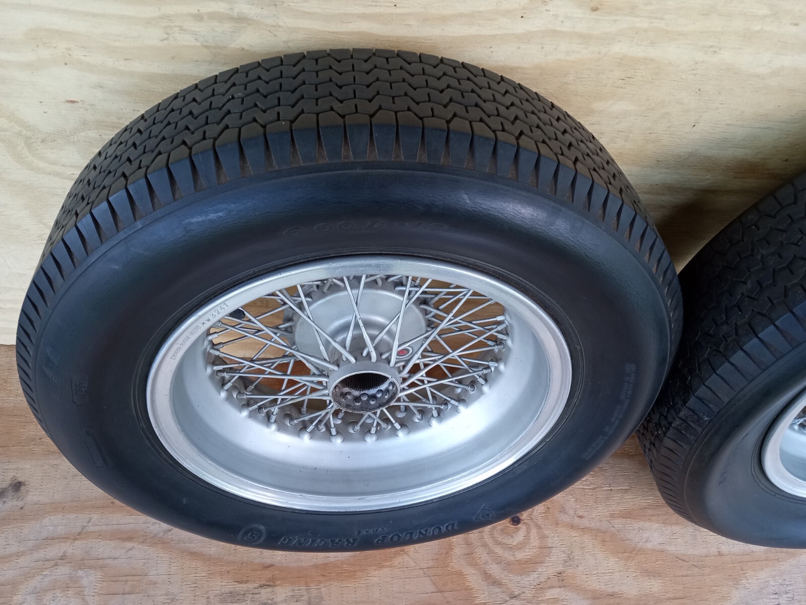 Ferrari 410S Borrani Wire Wheels_42 Rudge Hubs_16X5.5_RW3241_55-56_Dunlop Tires
