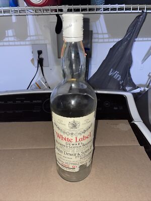 VINTAGE WHITE LABEL DEWAR'S BLENDED SCOTCH WHISKEY 1 QUART BOTTLE