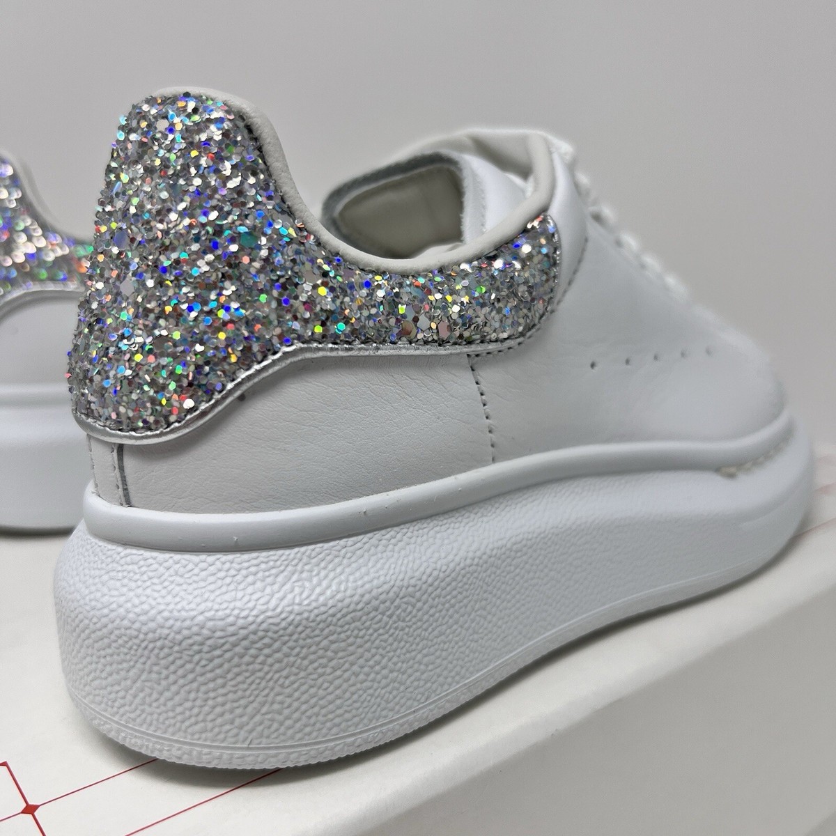 Alexander McQUEEN 790728WIFD01000 関税送料込 Alexander McQueen Kids White Leather Glitter Sneakers Size
