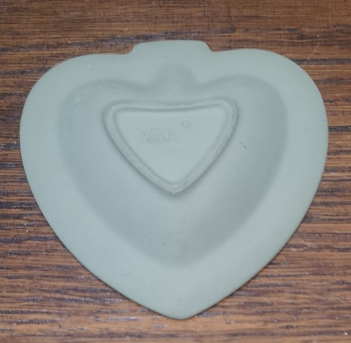 Wedgwood Classic Jasperware, Green Heart Shaped Pin Dish circa. 1970s - Picture 5 of 6