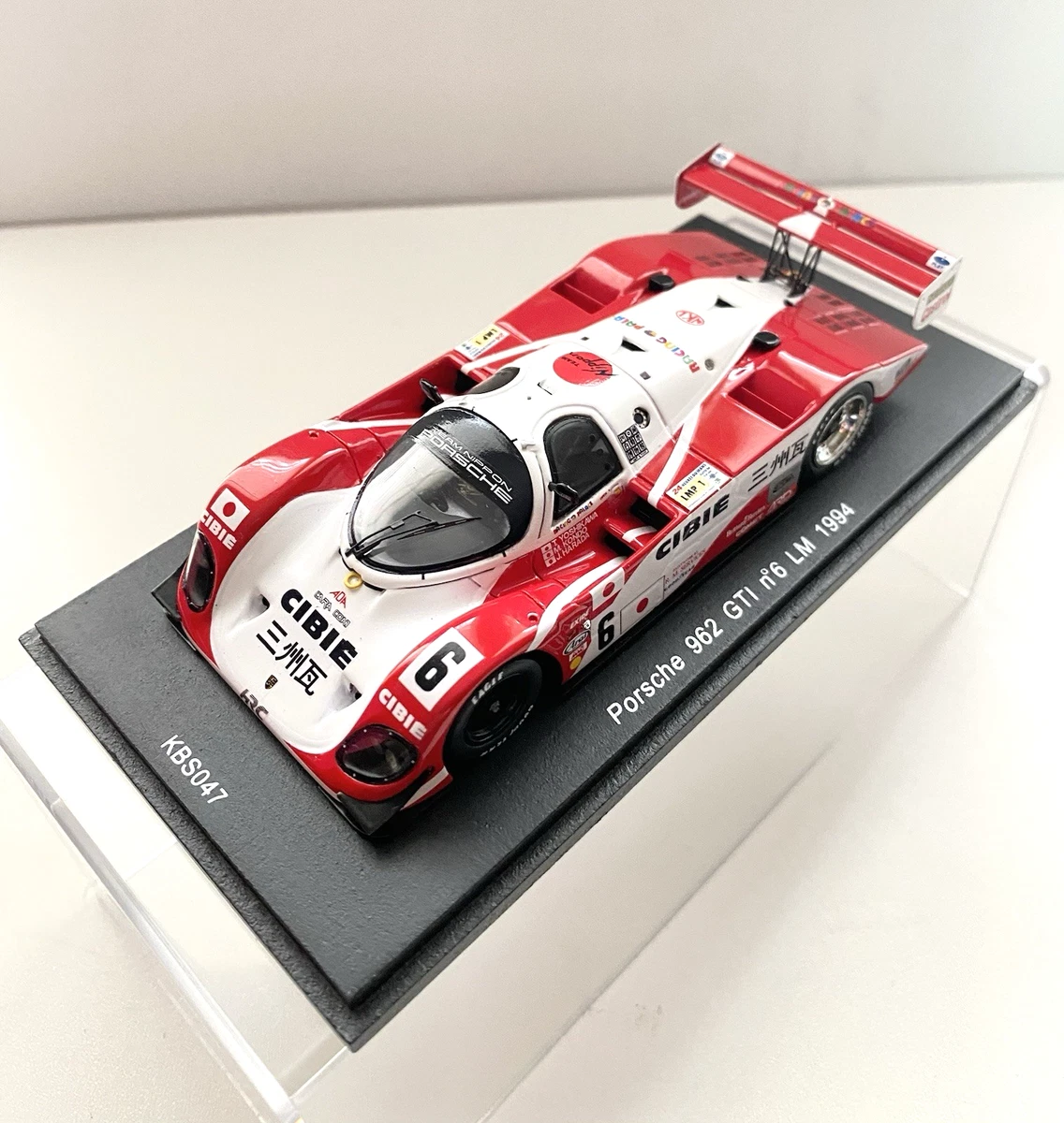 Toyota Sard MC-8R #46 P. Fabre/A. Ferte/M. Martini Le Mans 1996 - Die-cast model - Spark S4452
