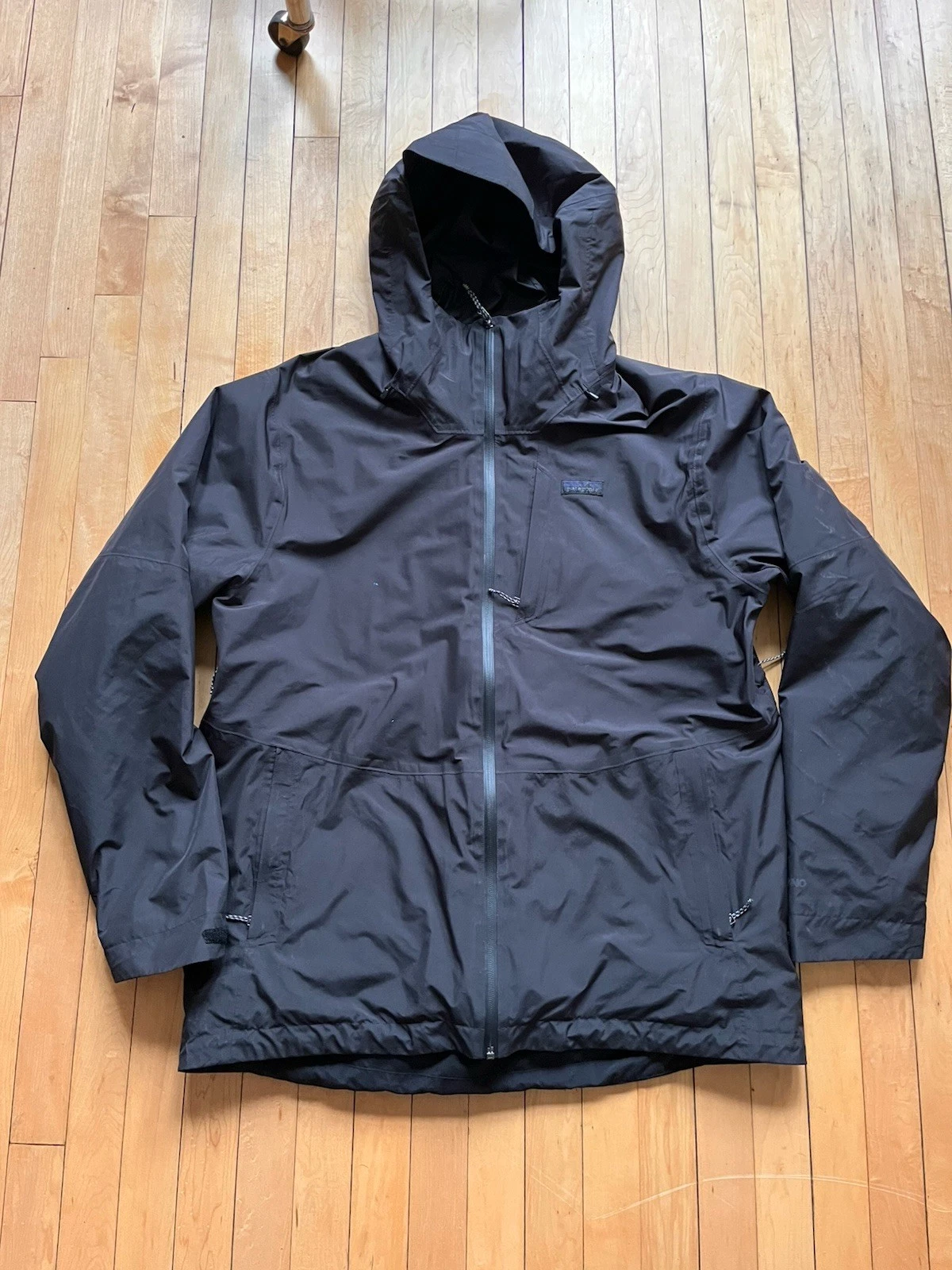 Patagonia Ski Coat Zip In Liner Men’s XL Black Jacket Snow Winter
Opens in a new window or tab