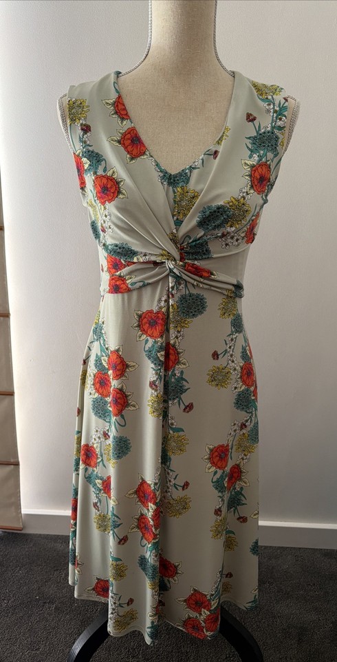 LEONA EDMISTON Pale Sage Green Floral Poppy Stretch Fit & Flare Dress Sz 8/10
