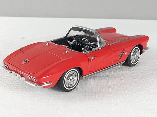 1962 Chevrolet Corvette Convertible - Danbury Mint 1:24 Diecast Car Red W/ Top - Picture 7 of 18