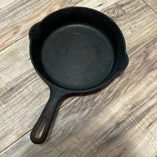 Vintage Griswold Cast Iron Skillet Small 7 3/4 Erie PA