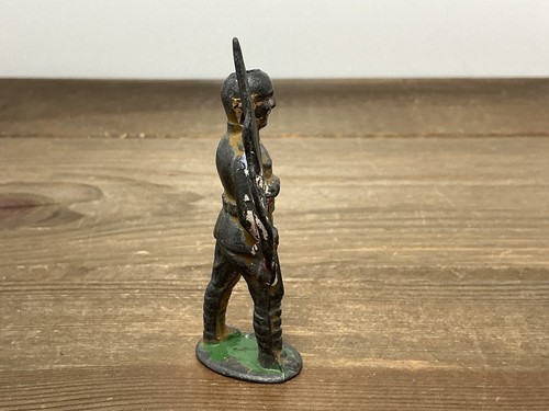 Vintage Barclay Manoil Lead Soldier with Flag Missing Tin Hat - Picture 6 of 22