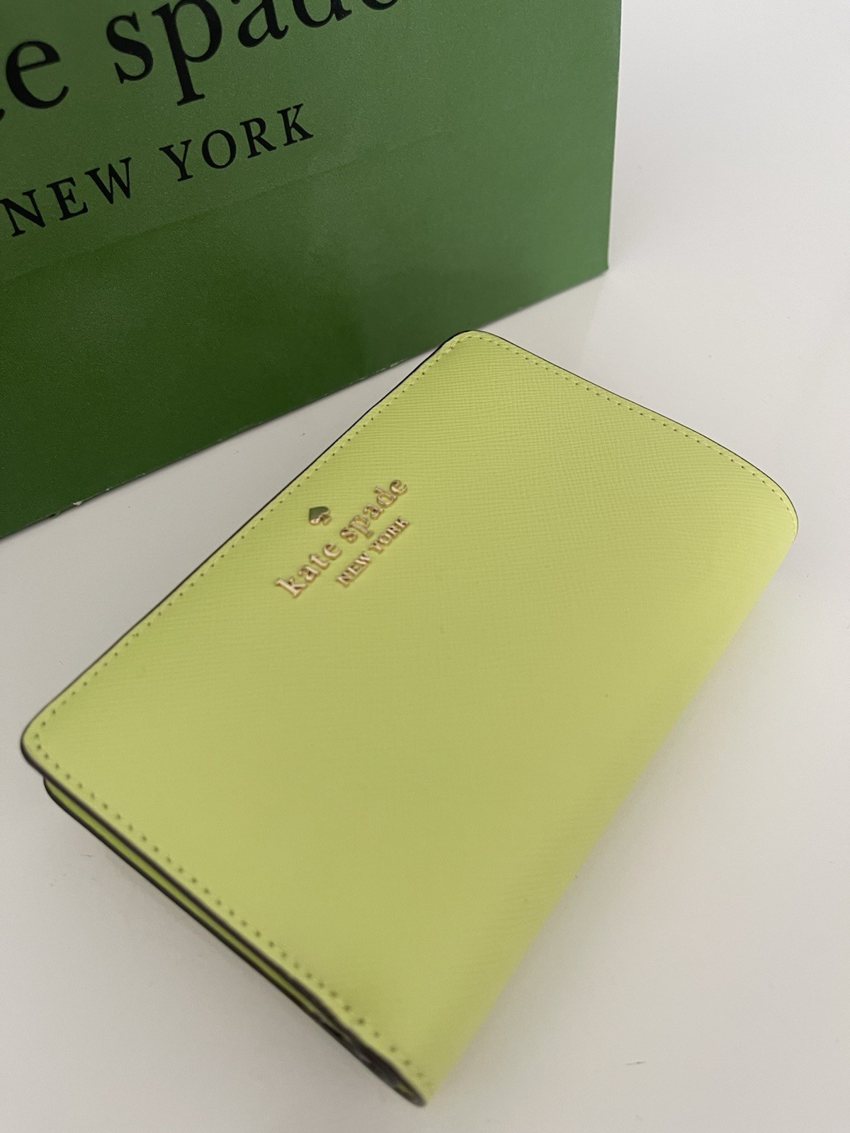 NWT KATE SPADE Madison  Medium Compact Bifold Wallet In Lime Slush