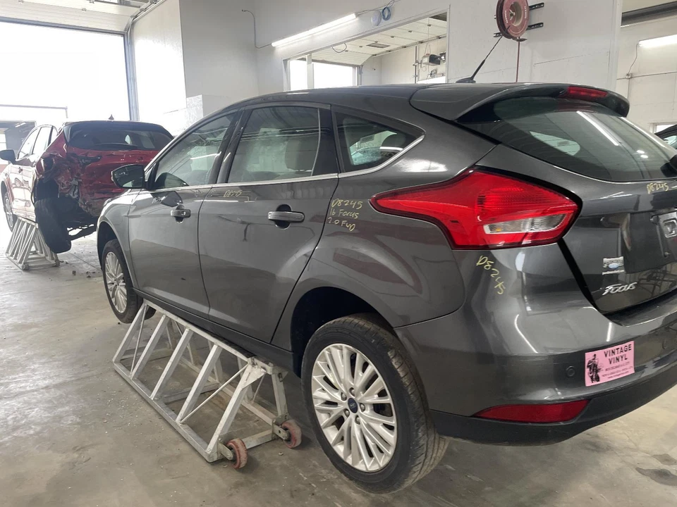 Luz de conducción usada se adapta a: Ford Focus 2016 grado de conducción antiniebla A Foto 3 de 4