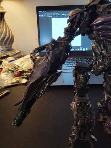 Authentic Hasbro Transformers Studio Series 56 Leader Shockwave Incomplete - Picture 4 of 10