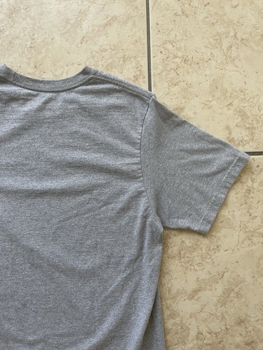 Camiseta clásica gris deportiva mediana de manga corta Patagonia Live Simply para hombre - Imagen 16 de 18