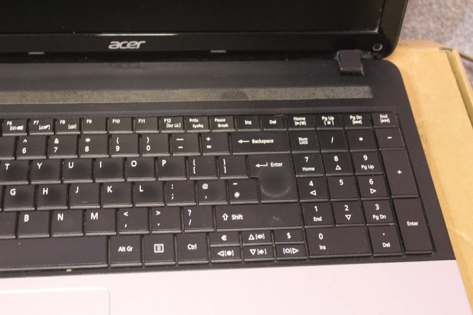 Acer Travelmate P253 i3 Windows 10 Laptop with 8gb Ram & 120gb SSD Hard Drive - Image 4 of 4
