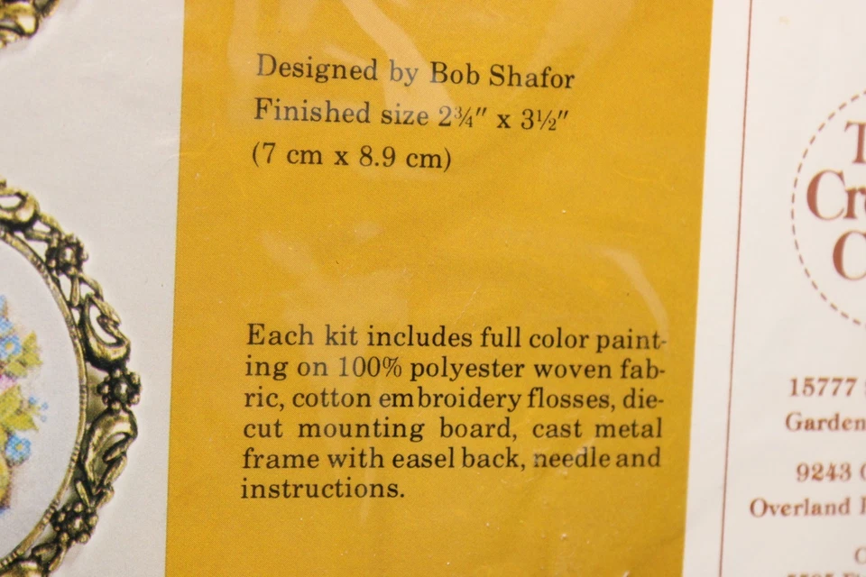 Pair 1981 CREATIVE CIRCLE Embroidery Kits #764 & 765, Flowers Frames NEW SEALED - Image 4 of 4