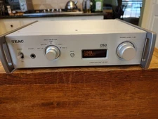 TEAC UD-501 DAC Digital to Analog Converter, Network DSD / Silver / Sounds great