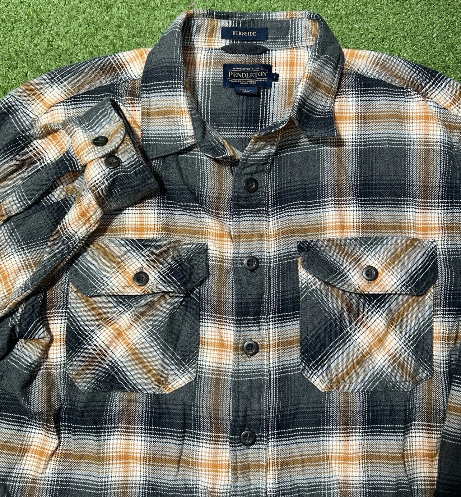 Pendleton Burnside Flannel Shirt Men’s Large Plaid Double Pocket Long Sleeve
Opens in a new window o