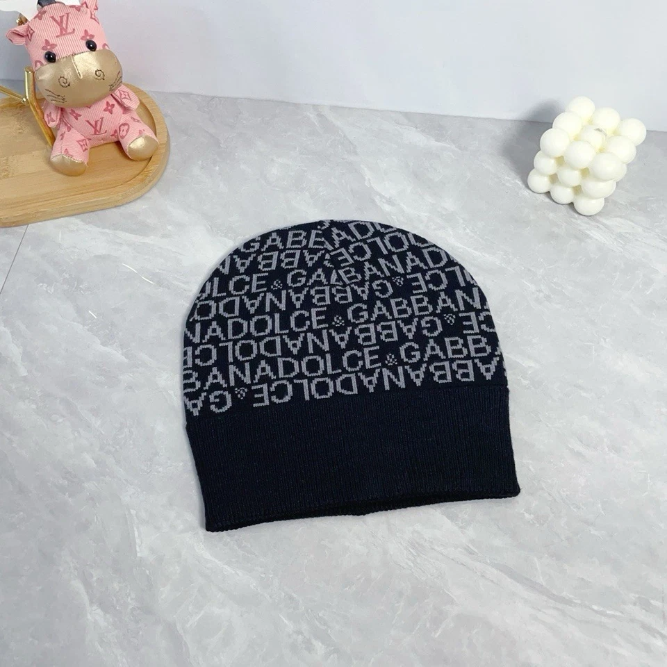 Gorro de inverno Dolce&Gabbana 100% autêntico - Imagem 2 de 3