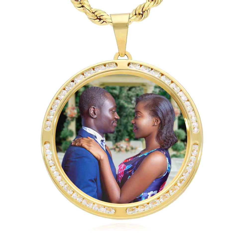 Pingente redondo de ouro 10K com memória CZ 1"-1,8" - Imagem 2 de 4