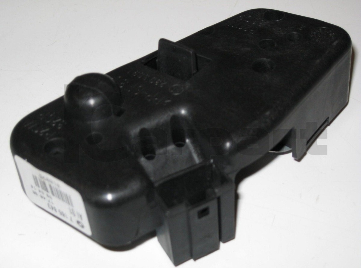 New OEM BMW E46 Rear Tail Light Lamp Bulb Holder Left 7165843 