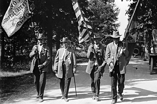 New 5x7 Civil War Photo: GAR & UCV March with Flags at Gettysburg Reunion