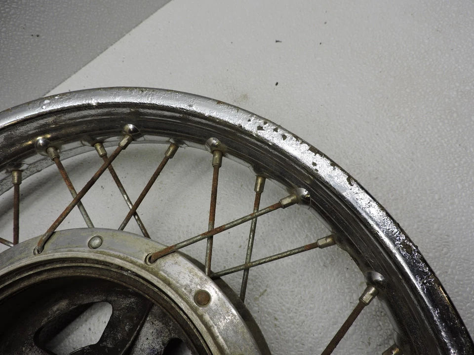 Rueda trasera Yamaha YD3 YD-3 250 1962 18" C15 Foto 3 de 4