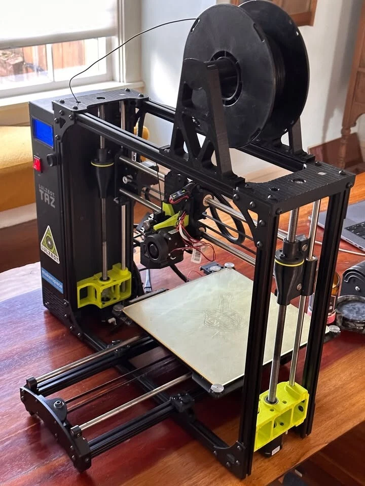 LulzBot TAZ 6 3D Printer with Upgraded Titan Aero Extruder Head Original Box SH - Image 2 of 4