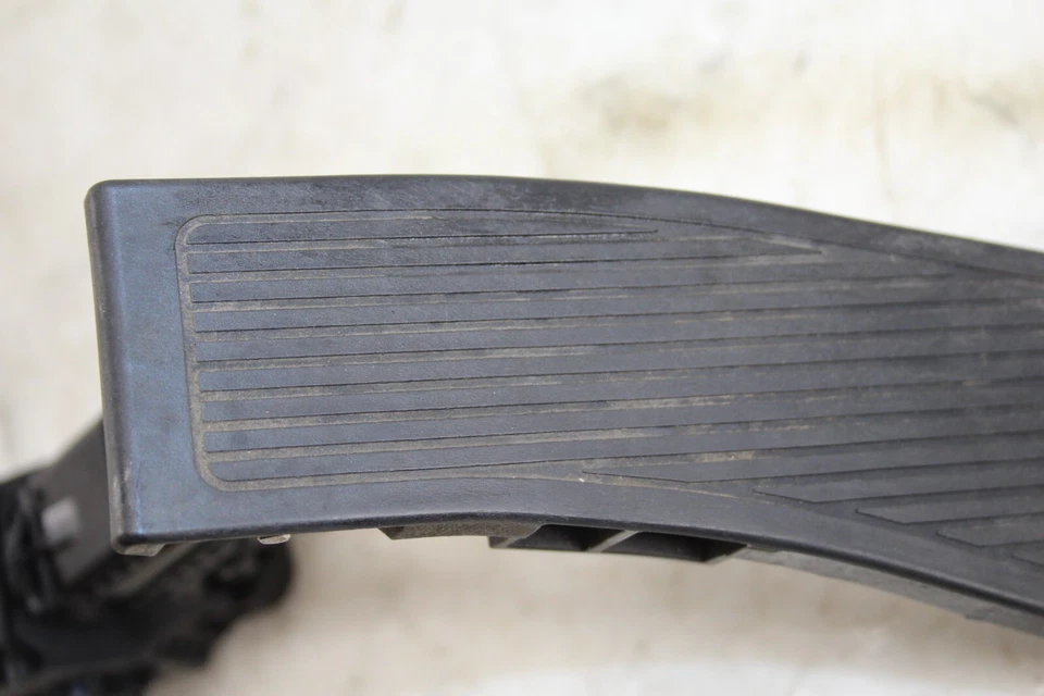 Pedal acelerador Acura RLX 2014-2020 OEM FQ46 Foto 2 de 4