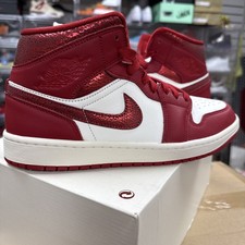 Women’s Air Jordan One Mid Se Sail, Varsity Red Team Red