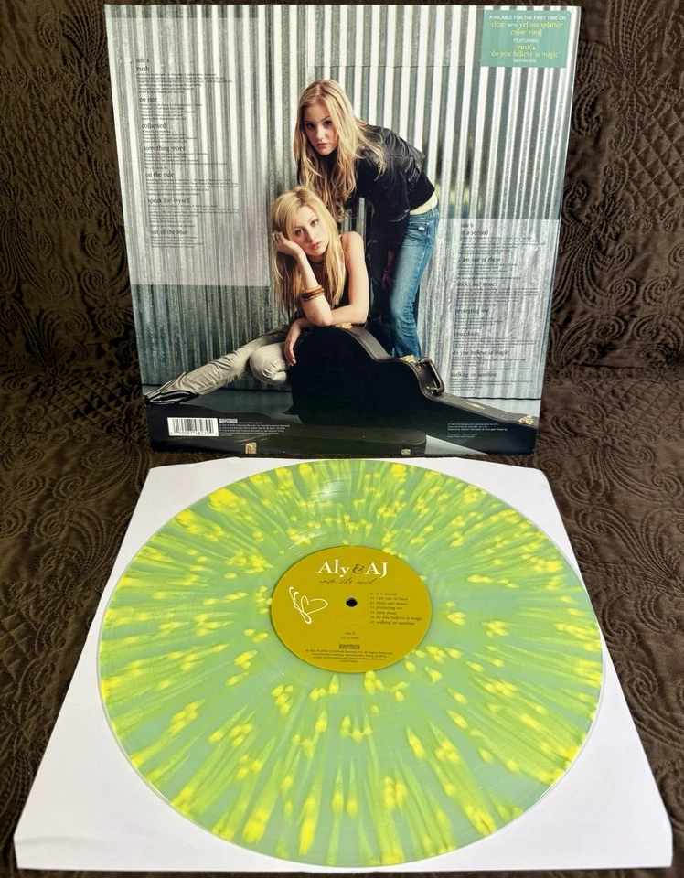 ALY & AJ - Into The Rush - LP on SPLATTER VINYL Colored Exclusive Yellow Foto 2 de 4