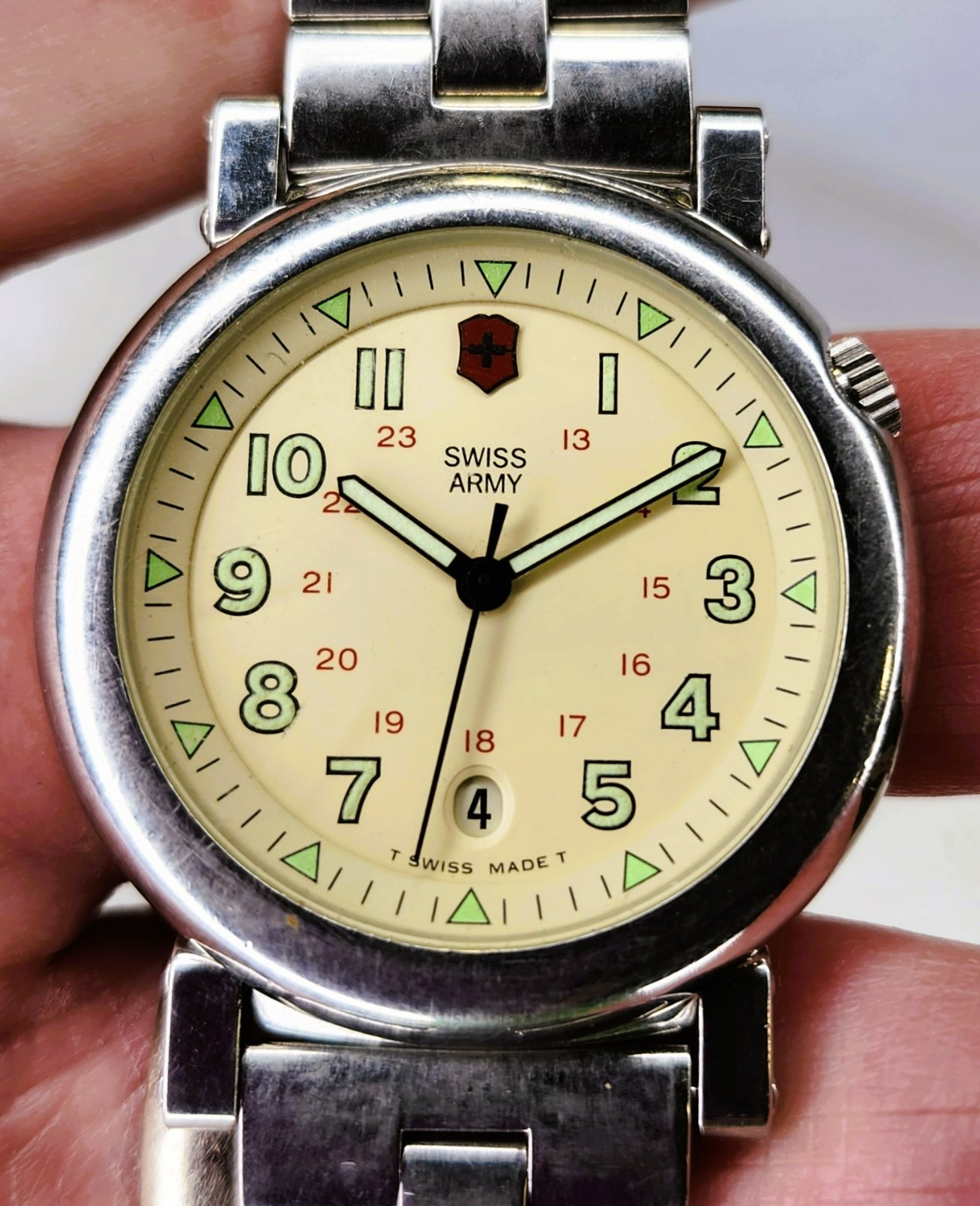 Vintage Swiss Army Delta 2 Men's Watch with Original Band