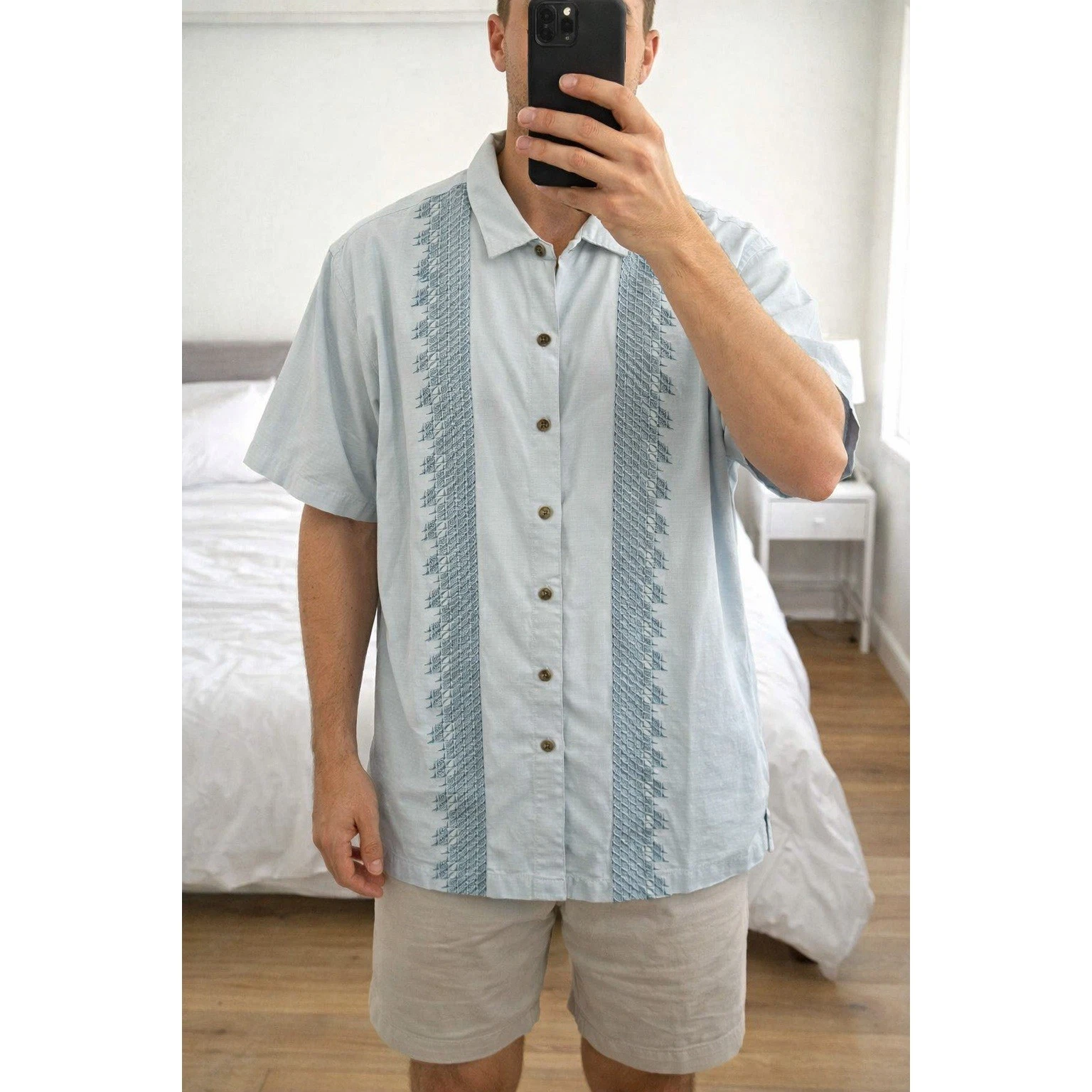 Tommy Bahama Mens Silk Cotton Embroidered Short Sleeve Shirt Light Blue Large