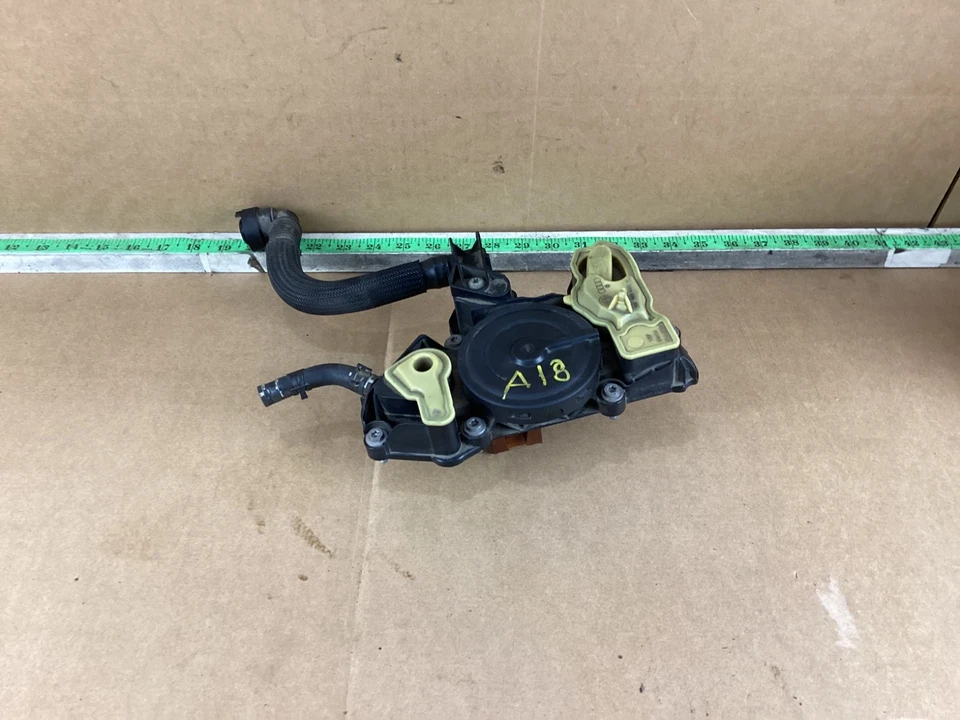 Separador de aceite de válvula Volkswagen Jetta 2014-2020 06K103495 OEM Foto 2 de 4