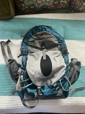 Osprey Aura 35L backpack - great travel or hiking backpack - carryon size- nice!