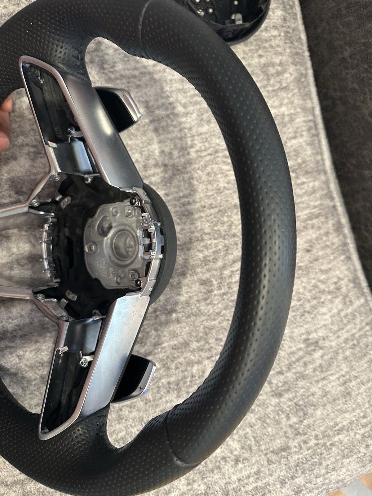 17-21 AUDI R8 LEATHER STEERING WHEEL W PADDLE SHIFTERS  AND FRONT COVER OEM