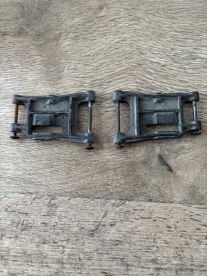 Tamiya Madcap Front Arms X2 Pins 58082 Saint RC Teil links rechts gebraucht Buggy