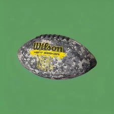 Wilson Heat Seeker 2015 Football Junior Size ages 9+ Camo 7-9 Lbs