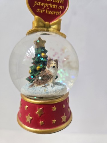 Danbury Como Nuevo Adorno de Navidad Collie Sheltie Perro Globo de Nieve Adorno Pawprints - Imagen 3 de 4