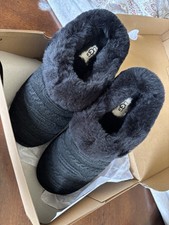 UGG Cluggette Black Genuine Shearling Lined Indoor/Outdoor Slipper Size 7