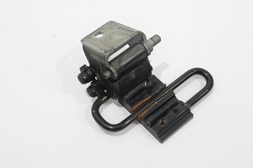 Lower door hinge