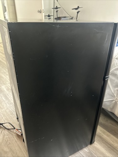 Mini Refrigerator - Picture 4 of 4