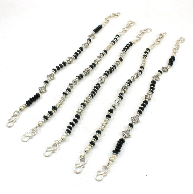 Handmade Black Onyx Gemstone Bead Bracelet in Semi-Precious Jewelry-image