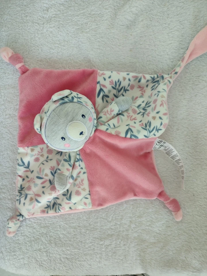Doudou Plat/Mouchoir Ours Capuche Rose Blanc Gris Fleurs Feuilles Gémo 2 dispo - Photo 1/1
