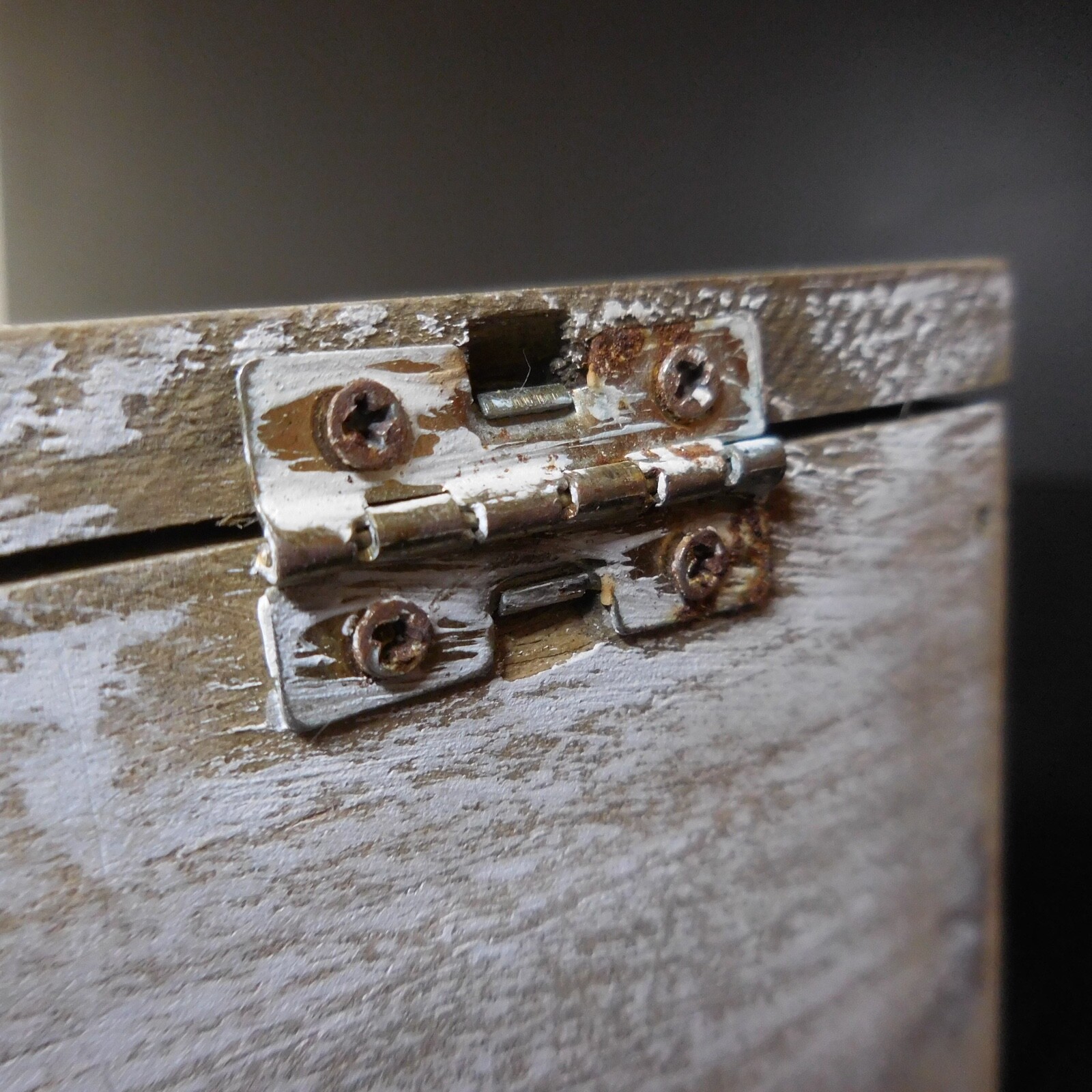 N9088 Vintage Art Deco Heart Display Case Box Wood Glass Brass Handmade