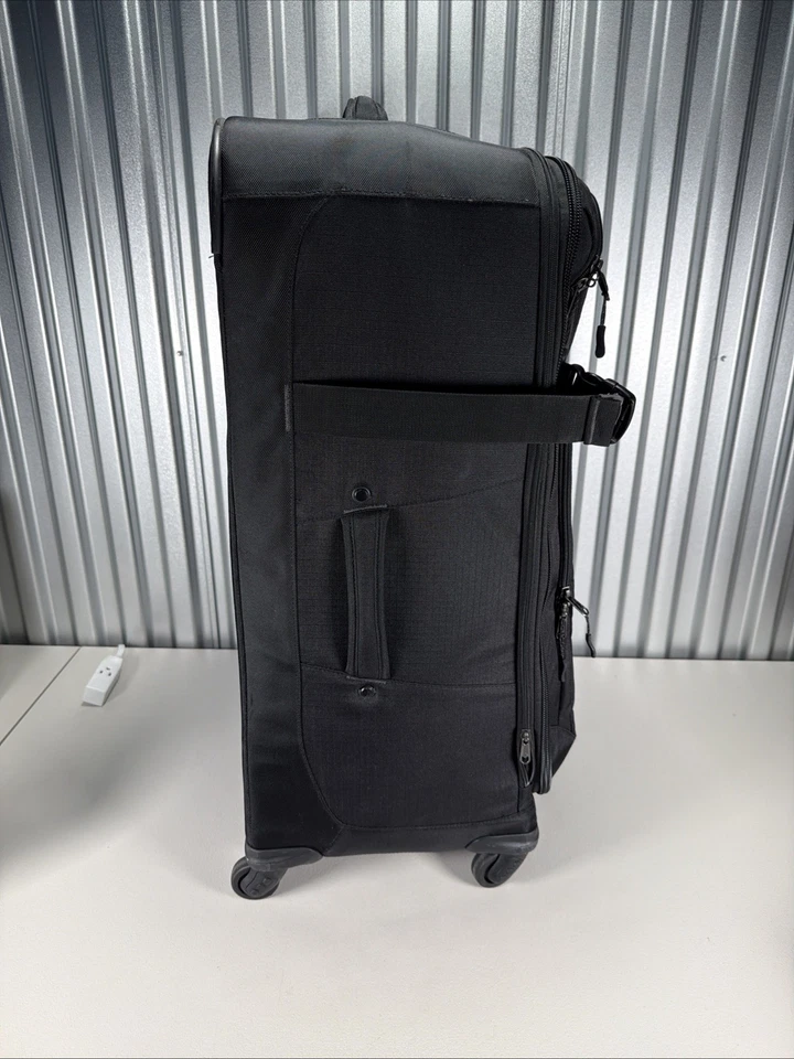 Eagle Creek EC Adventure 28" 4-Wheel Carry-On Roller Luggage Black - Image 4 of 4