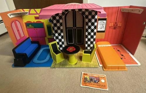 1968 Barbie Family House Furniture Mattel Vintage - With Some Furniture