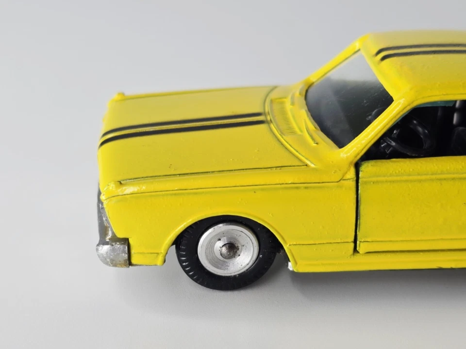 Sabra Gamda Koor - Plymouth Barracuda Amarillo #8114 - Escala 1:43 - Mala pintura Foto 4 de 4