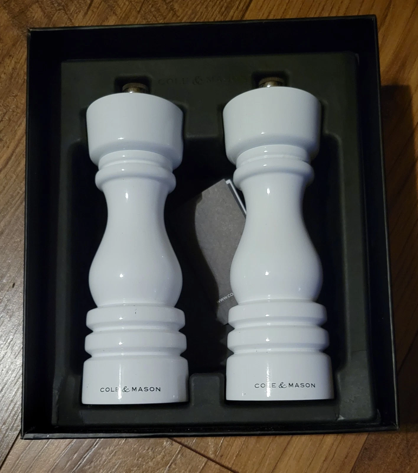 Cole and Mason London White Gloss Salt and Pepper Mills 7" - Adjustable Grind,
Opens in a new window