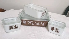 VTG Pyrex Refrigerator Dishes Early Americana - Set Of 4 With 4 Lids VGC Clean