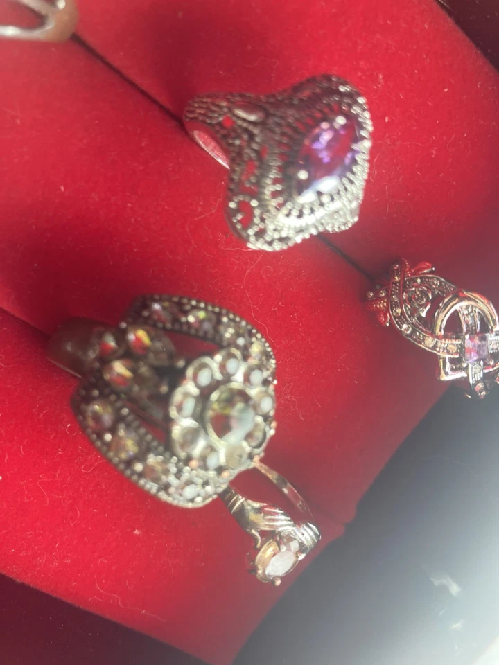 Lote de seis anillos púrpura piedras transparentes anillo amante todos los estilos tamaños precioso vintage Foto 4 de 4